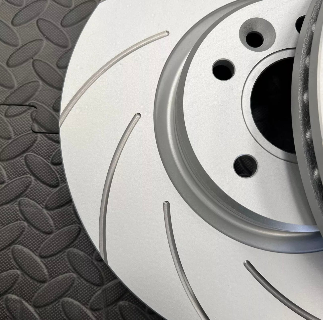 MK3 Focus ST 2.0 Front & Rear Grooved Discs + EBC Red Stuff Pads